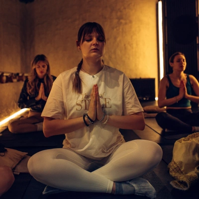 Кундалини йога с проектом Sangeeta