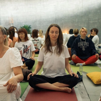 Кундалини йога с проектом Sangeeta