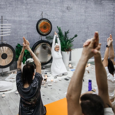 Кундалини йога с проектом Sangeeta